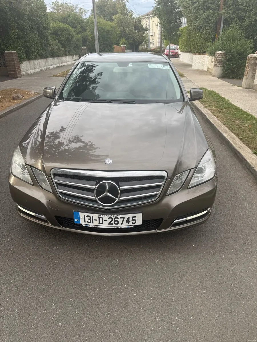Mercedes e220 saloon - Image 5