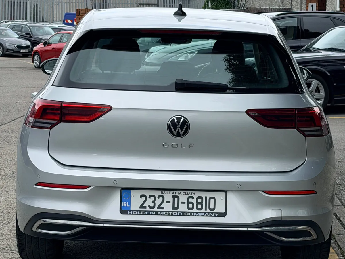 2023 Volkswagen Golf..2.0 TDI..WIRELESS CHARGER - Image 5