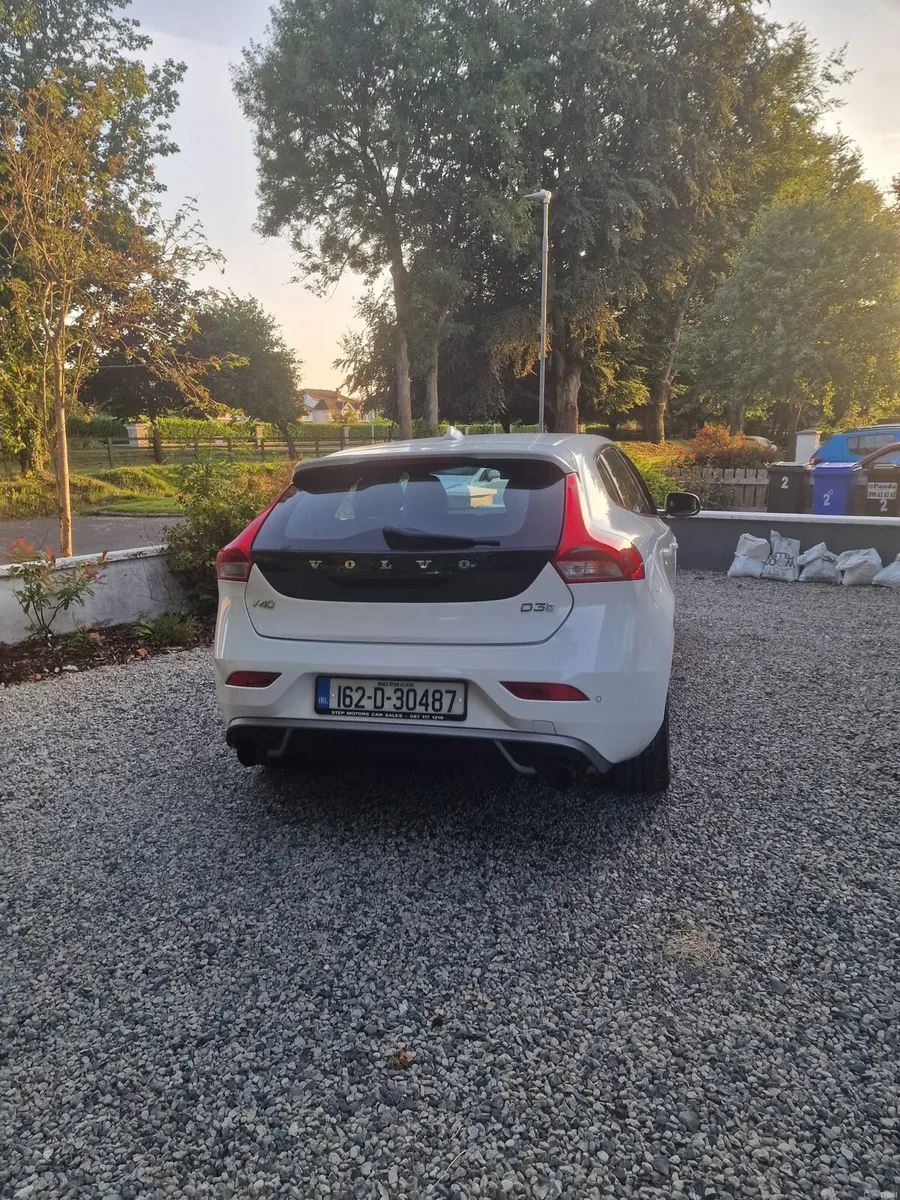 162 VOLVO V40 * R DESIGN*NEW NCT* - Image 3