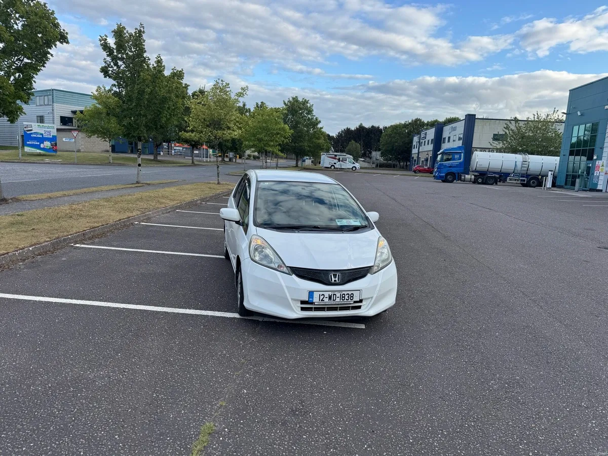 HONDA FIT NEW NCT 1 YEAR TAX LOW KMS - Image 4