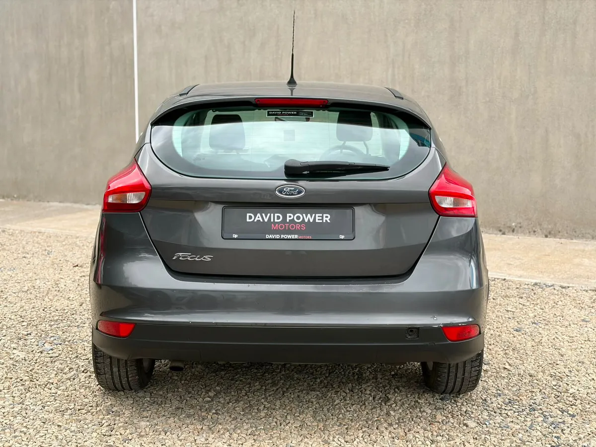 Ford Focus Titanium Low Miles 1.6 Diesel - Image 5