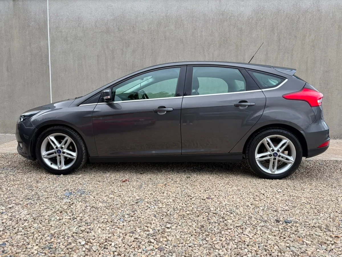 Ford Focus Titanium Low Miles 1.6 Diesel - Image 3