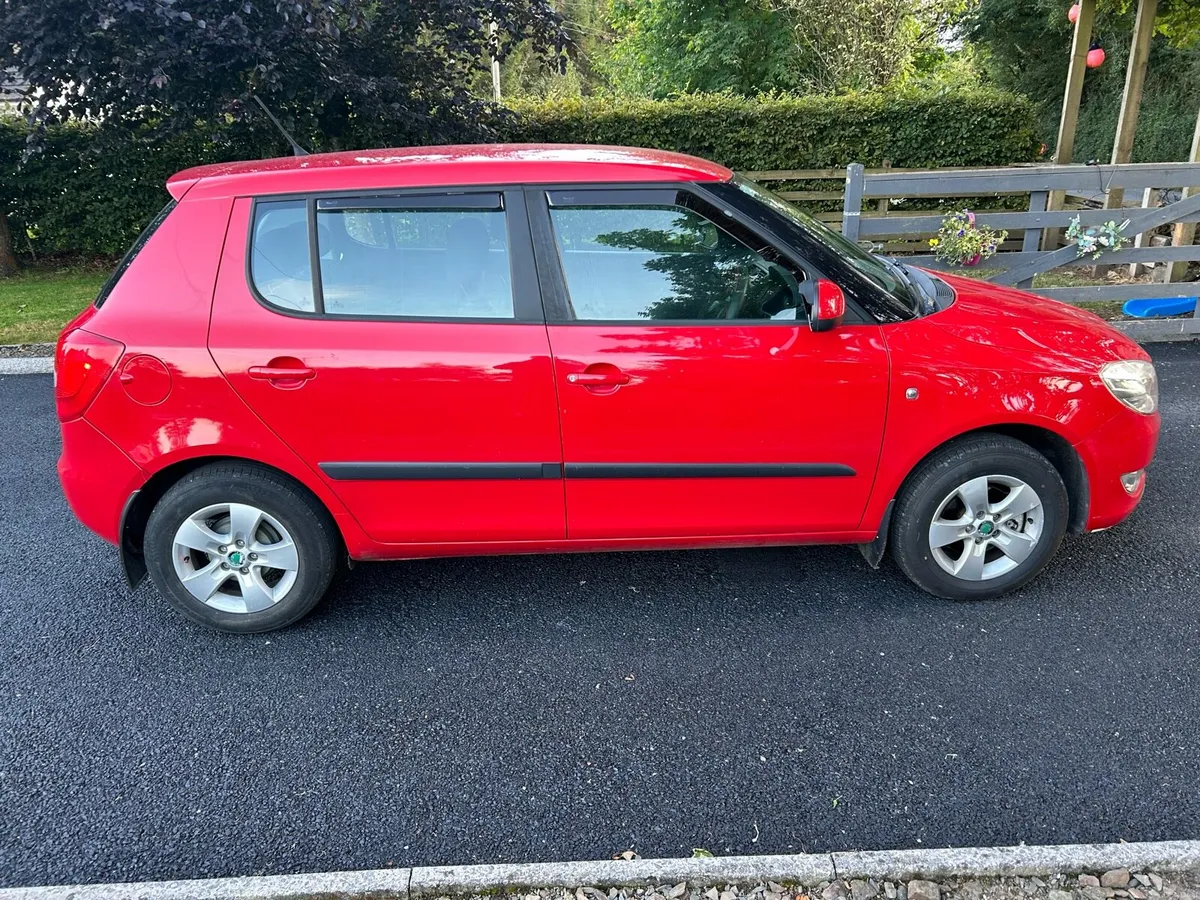 Skoda Fabia 1.2 petrol 2011 - Image 4