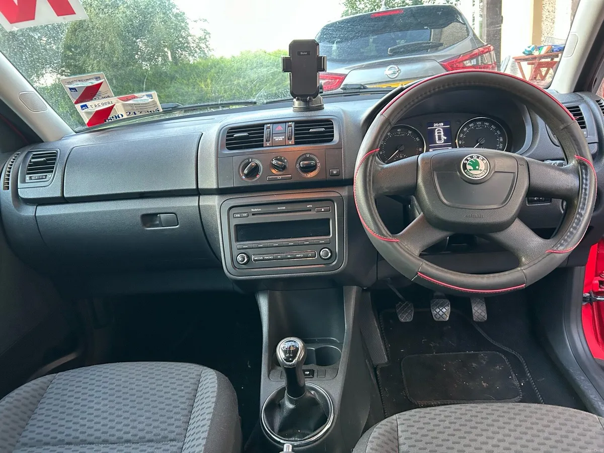 Skoda Fabia 1.2 petrol 2011 - Image 6