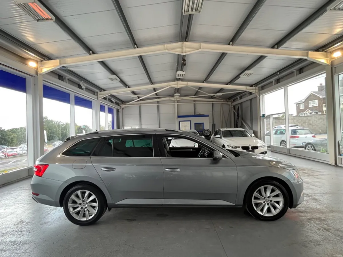 Skoda Superb 1.6 TDI SE TECH 120PS 5DR - Image 4