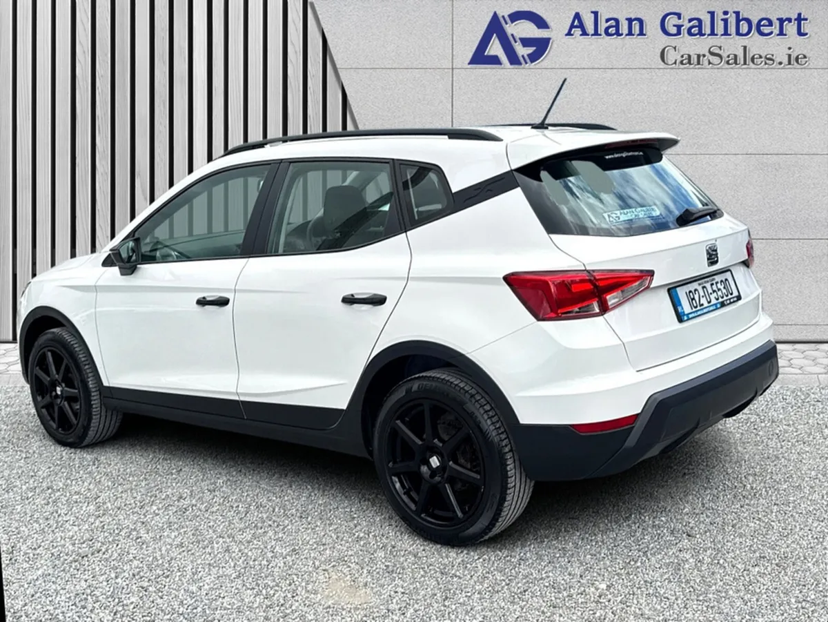 SEAT Arona 1.0 Turbo Sport Black Edition - Image 2