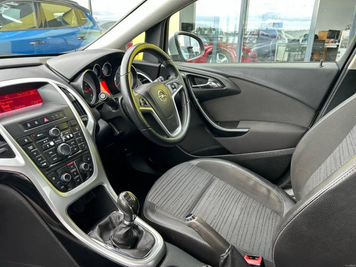 Opel Astra EXCITE 1.6 CDTI 110PS ECO 5DR - Image 2