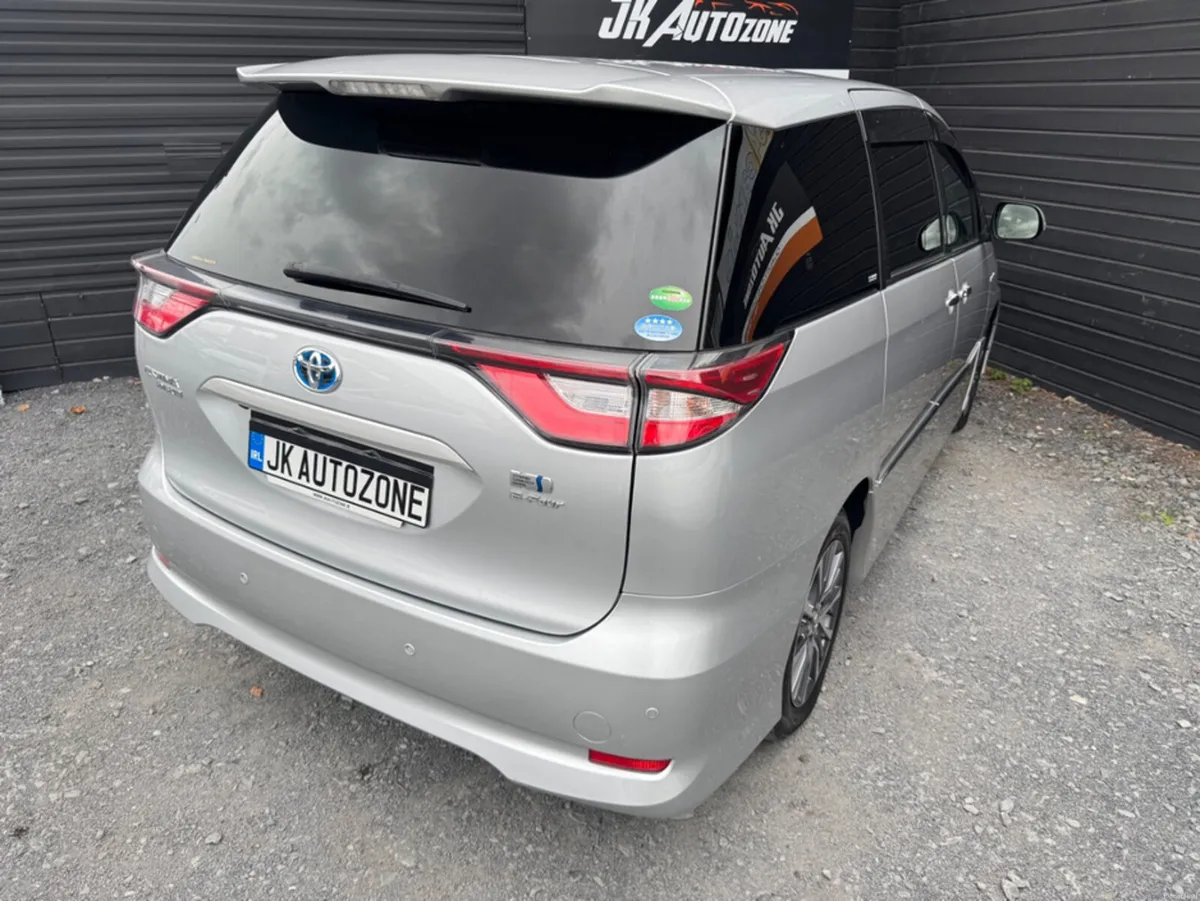 Toyota Estima 2.4 HYBRID AUTO - Image 4