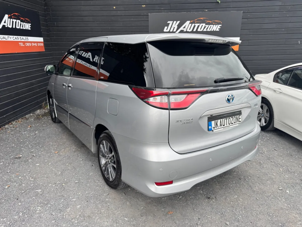 Toyota Estima 2.4 HYBRID AUTO - Image 6