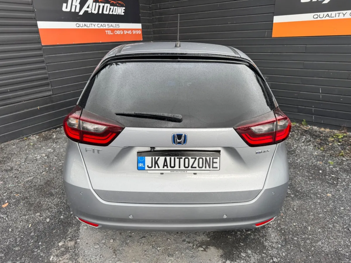 Honda Fit 1.5 HYBRID AUTO - Image 6