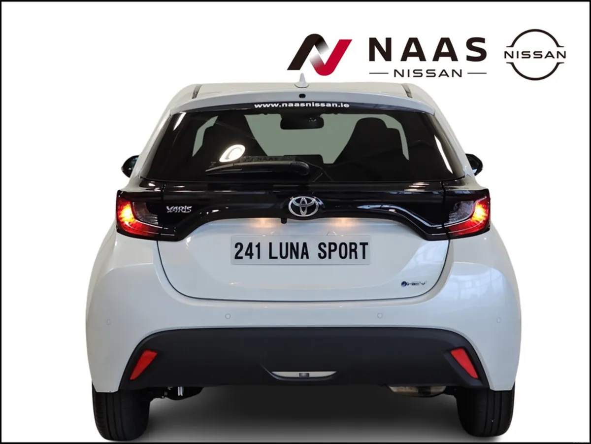 Toyota Yaris HYBRID 1.5  LUNA SPORT - Image 5
