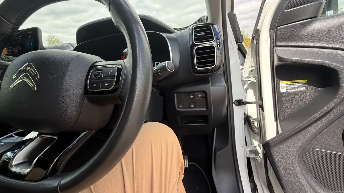 Citroen C5 Aircross 2023 Flair BLUEHDI 130 5 Seats - Image 5
