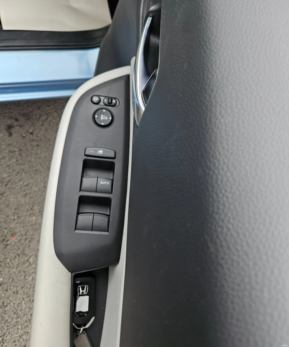 2022 Honda Fit e:HEV  Hybrid Automatic 21Kkms only - Image 3