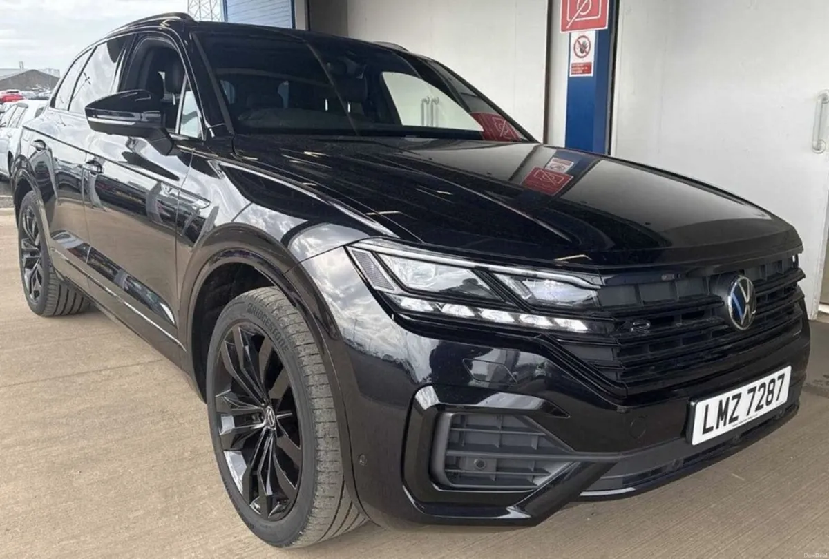 3.0 TDI V6 Black Edition SUV 5dr Diesel Tiptronic - Image 1
