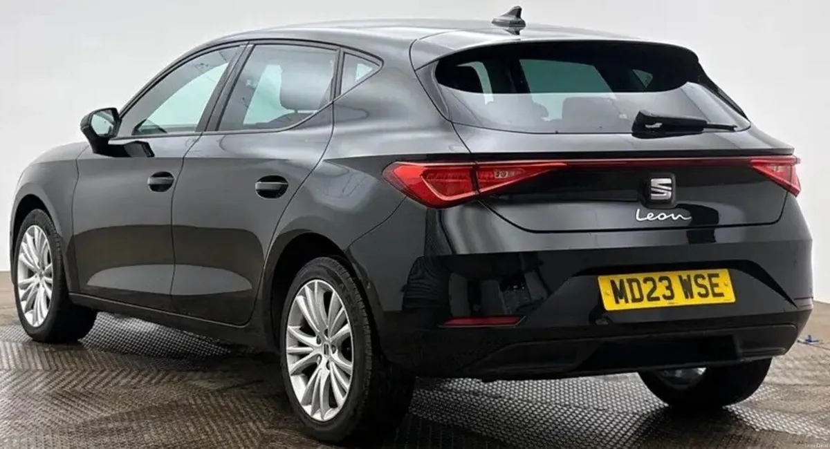 2.0 TDI SE Dynamic Hatchback 5dr Diesel Manual Eur - Image 3