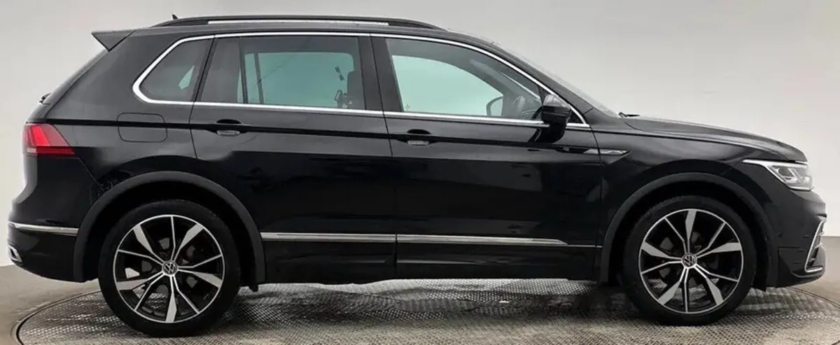 2.0 TDI R-Line SUV 5dr Diesel DSG Euro 6 (s/s) (15 - Image 3