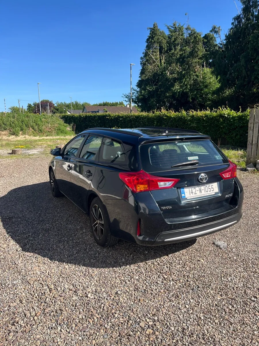 2014 Toyota Auris Estate 1.4D4D - Image 3