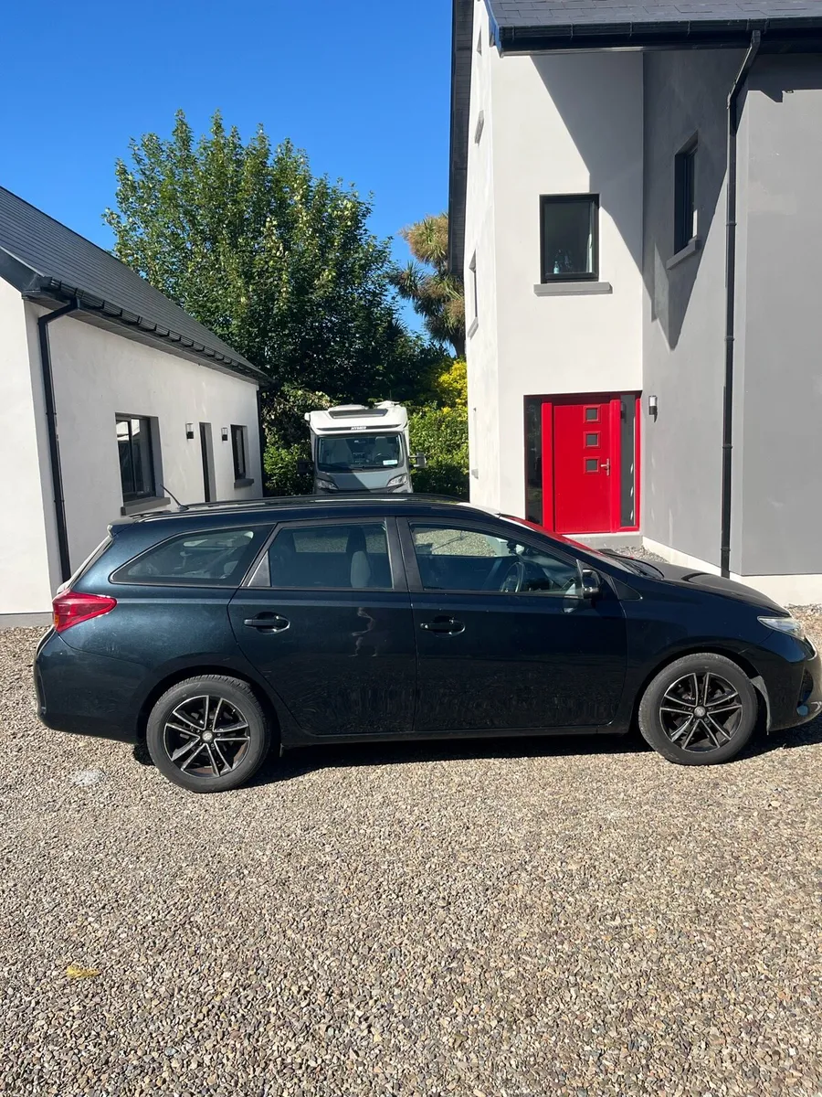 2014 Toyota Auris Estate 1.4D4D - Image 5