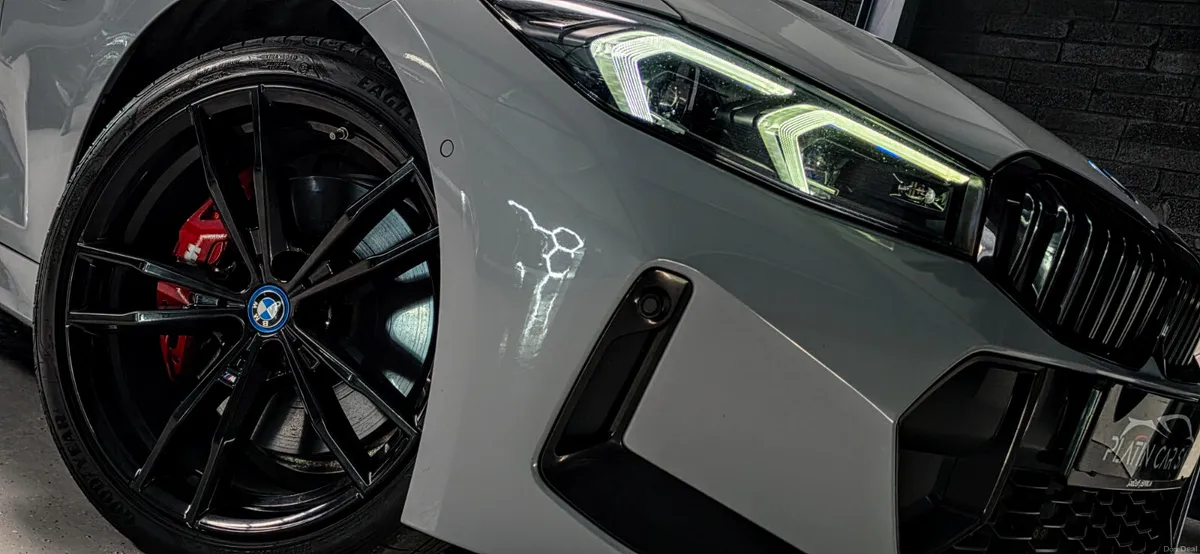 🔥 2024 BMW 330e M Sport Pro PHEV - Image 6