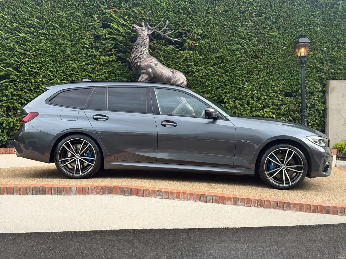 2022 BMW 330e M Sport PHEV - Image 3