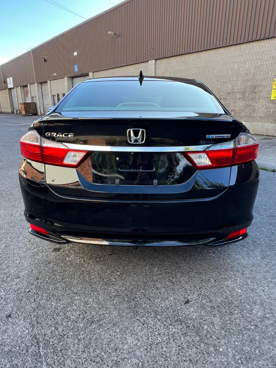 Honda Grace 1.5L Hybrid 2015 - Image 2