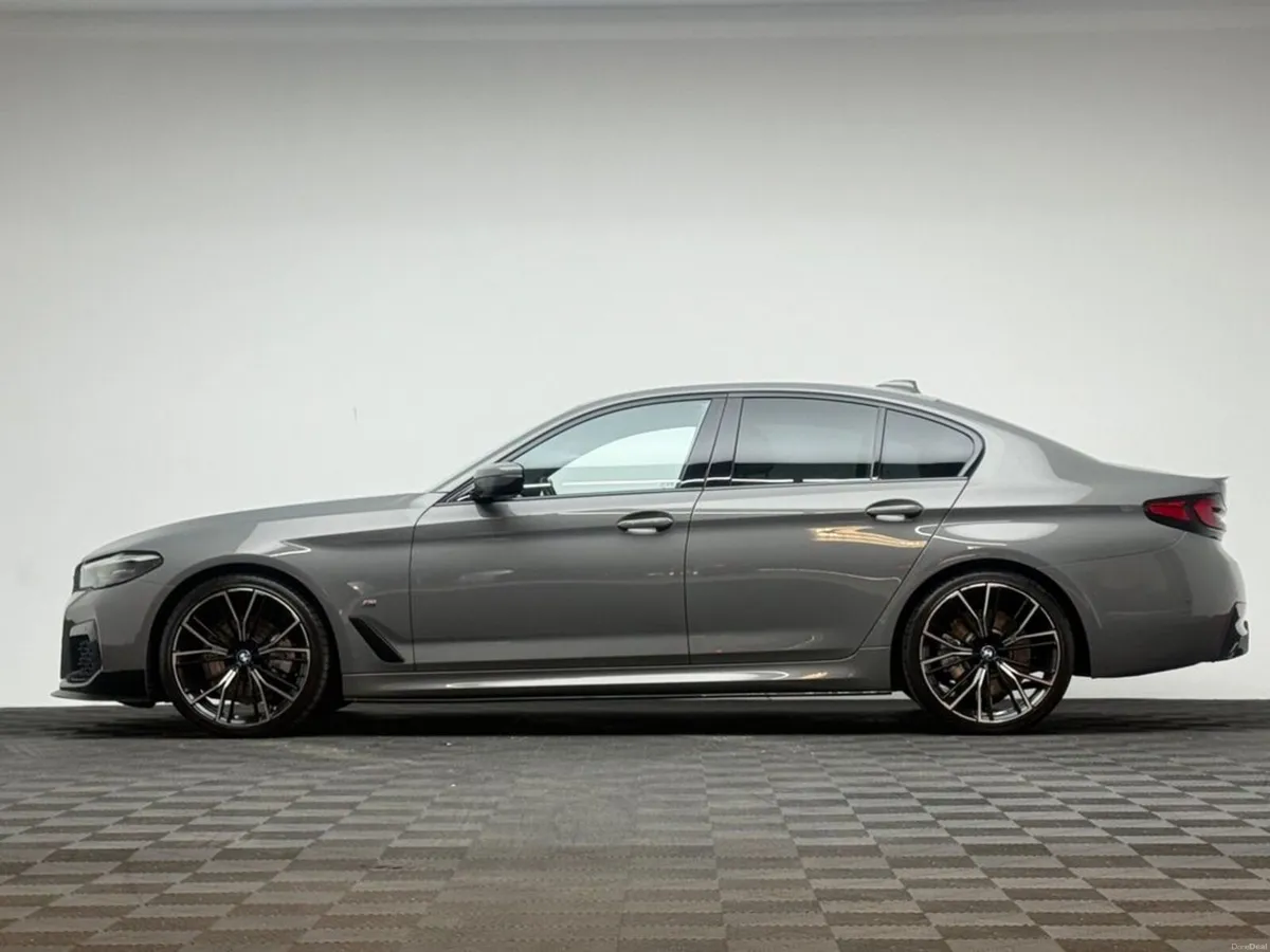 BMW 5-Series 520D M SPORT - Image 4