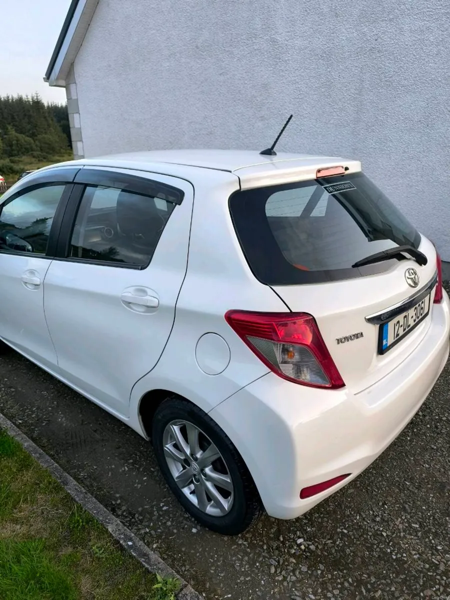 Toyota Yaris AUTOMATIC - Image 3