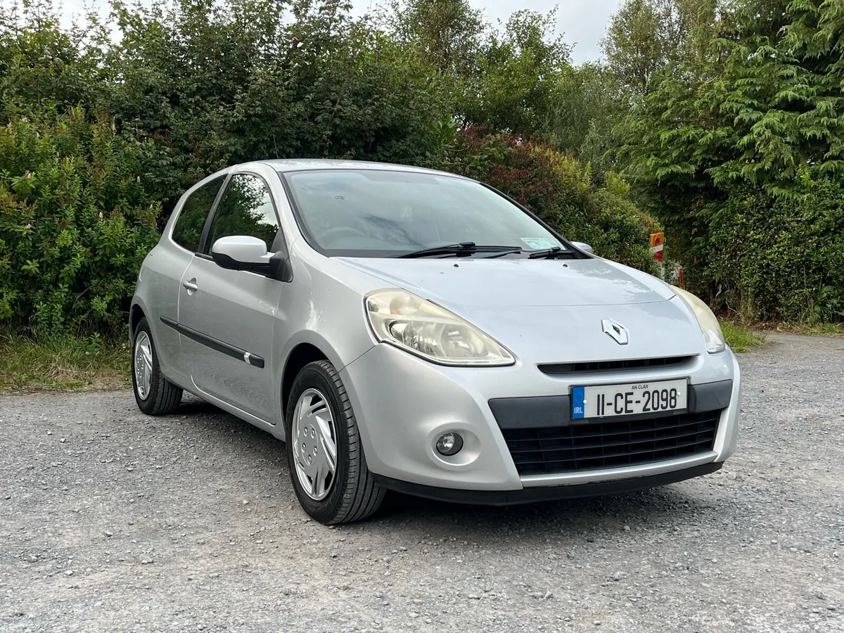 Renault Clio 2011 1.1 Petrol  Immaculate !! - Image 1