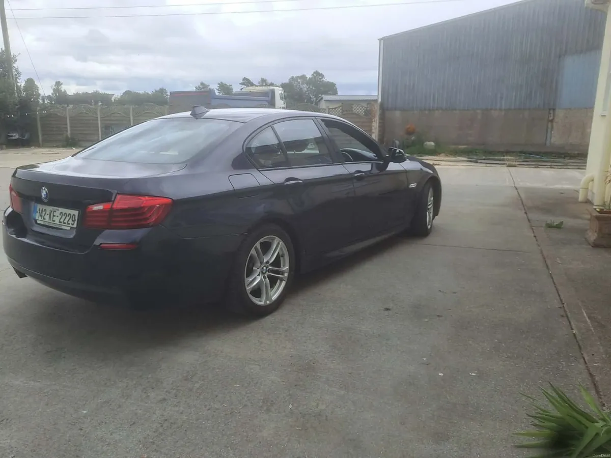BMW 5-Series 2014  520d M-sport - Image 6