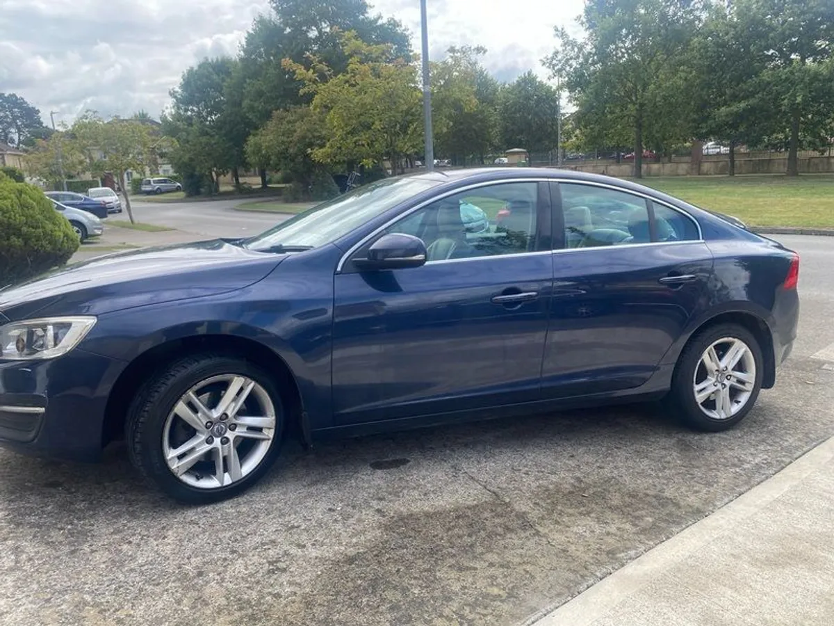 2015 Volvo S60 - Image 4