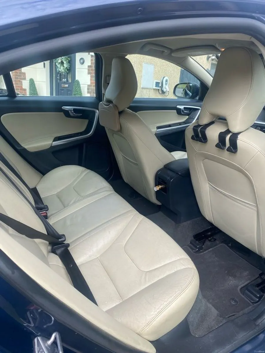 2015 Volvo S60 - Image 6