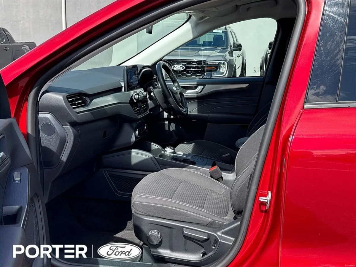 Ford Kuga 2.5 PHEV TITANIUM 212HP AUTO - Image 4