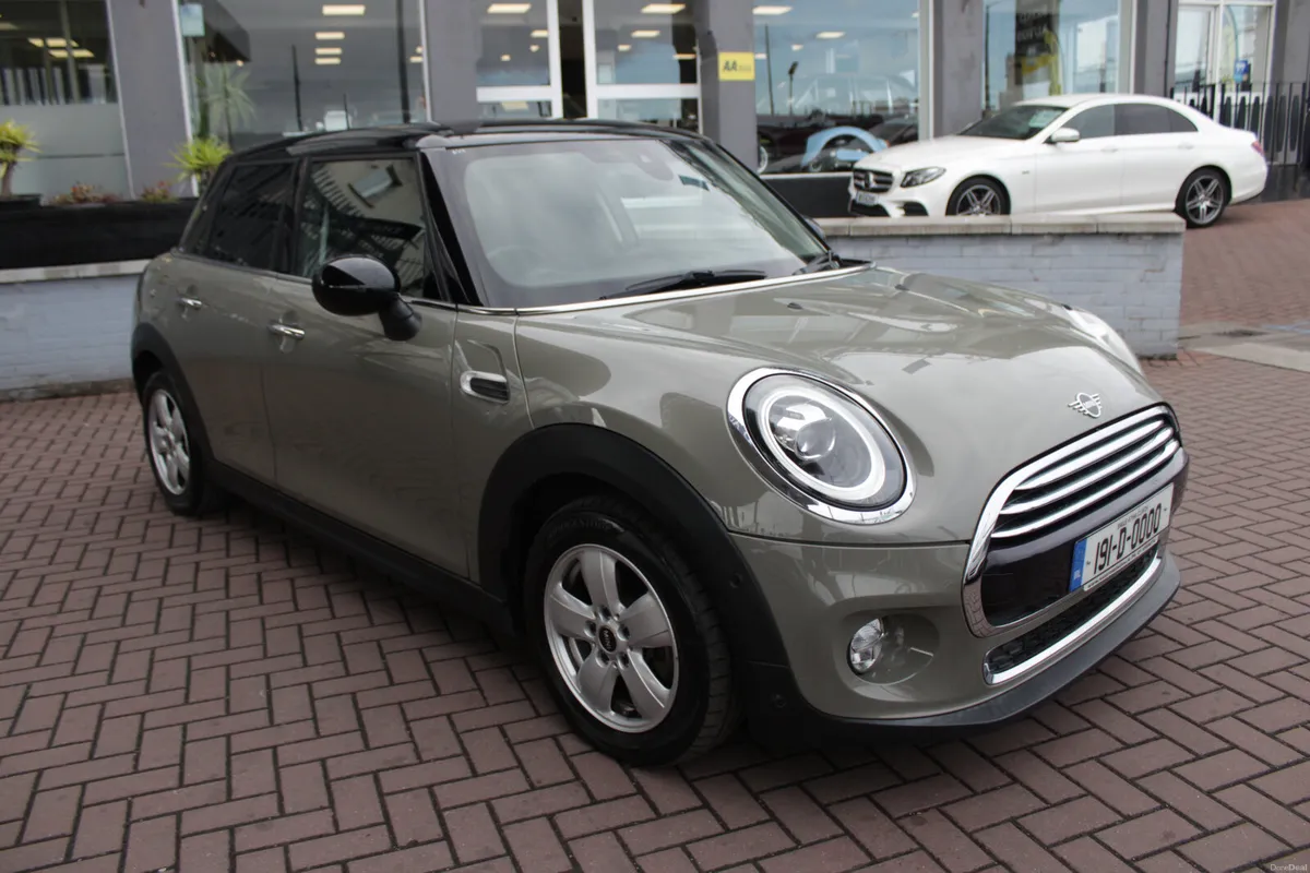 2019 MINI COOPER - Image 2