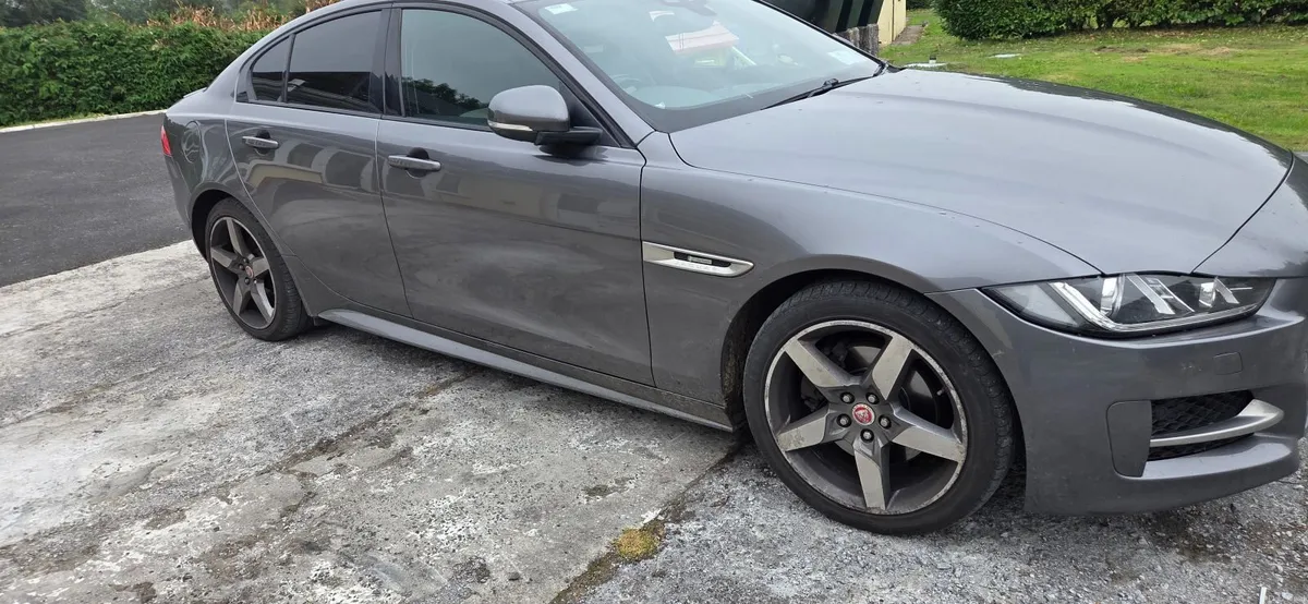 Jaguar XE 2.0D R sport 2018 - Image 3
