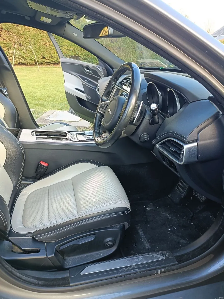 Jaguar XE 2.0D R sport 2018 - Image 5