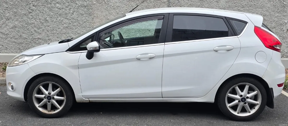 Ford Fiesta 2011 - Image 5