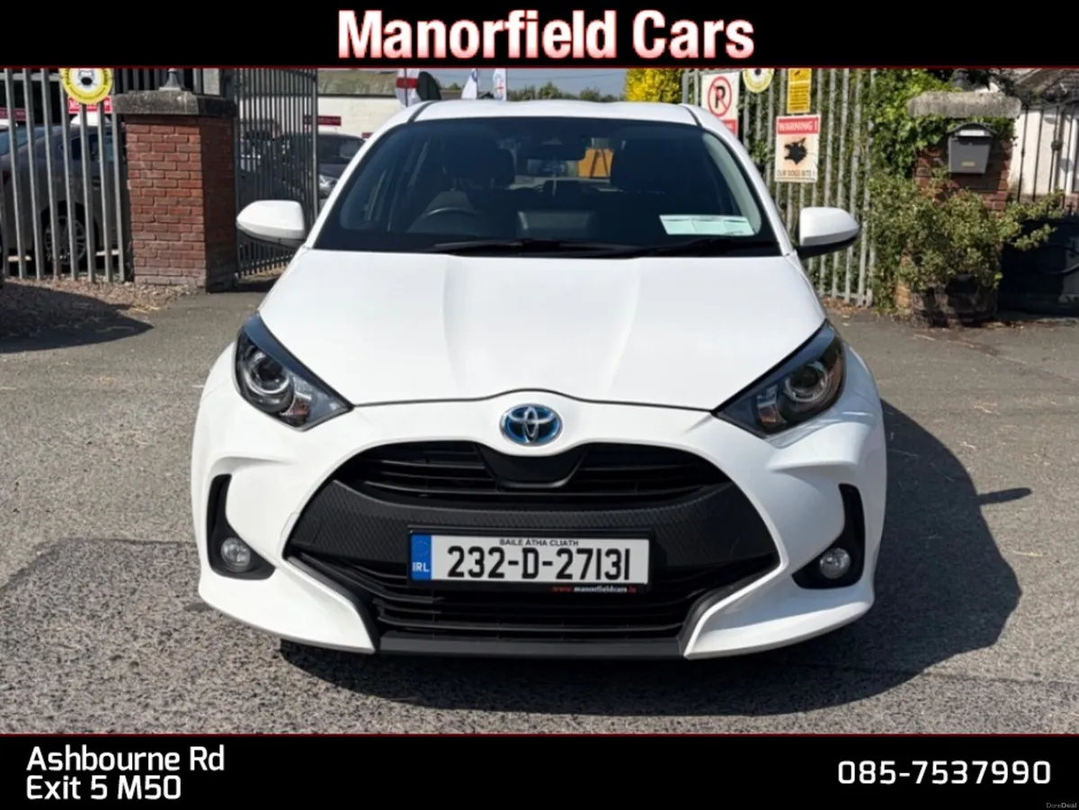 2023 232 Toyota Yaris Luna 1.5 Petrol Hybrid - Image 2