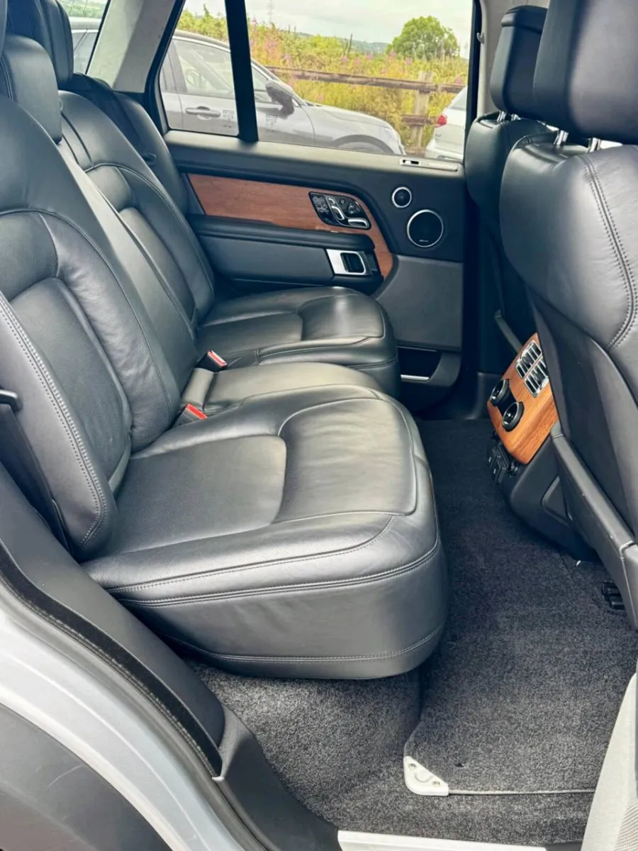 Range Rover 3.0 Autobiography - Image 6