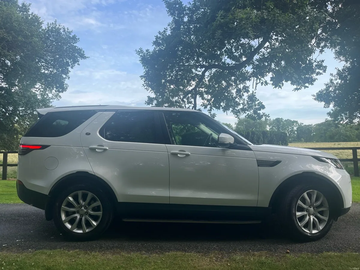 2017 LAND-ROVER DISCOVERY 5 NCT 05/27 - Image 2