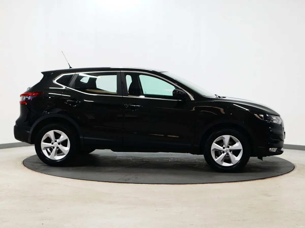 *95* 2017 Nissan Qashqai 1.2 acenta - Image 2