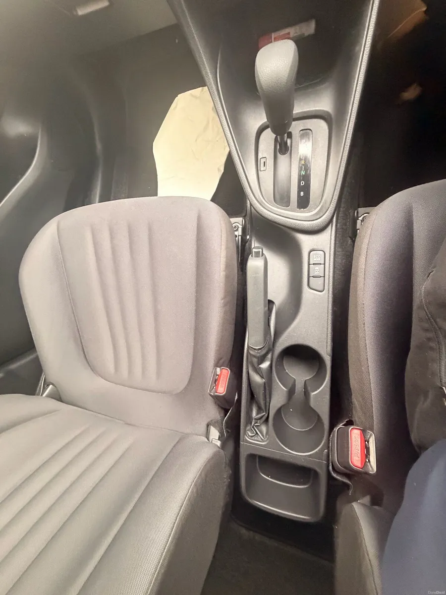 Toyota Yaris Automatic Low Mileage - Image 6