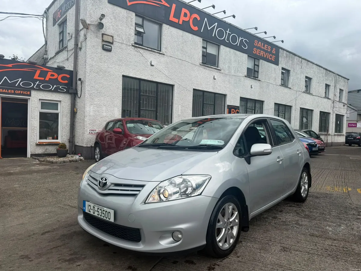 Toyota Auris 2012 - Image 4