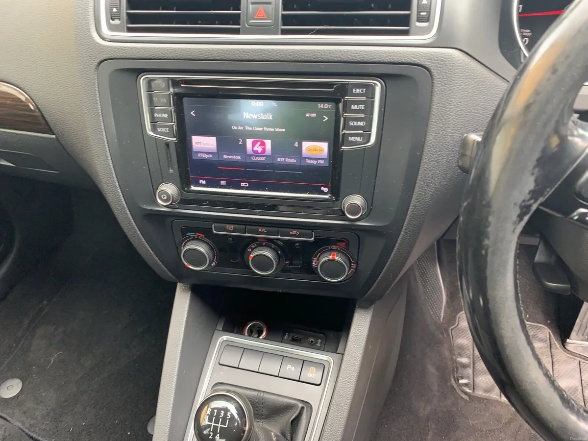 Volkswagen Jetta 2016 - Image 4