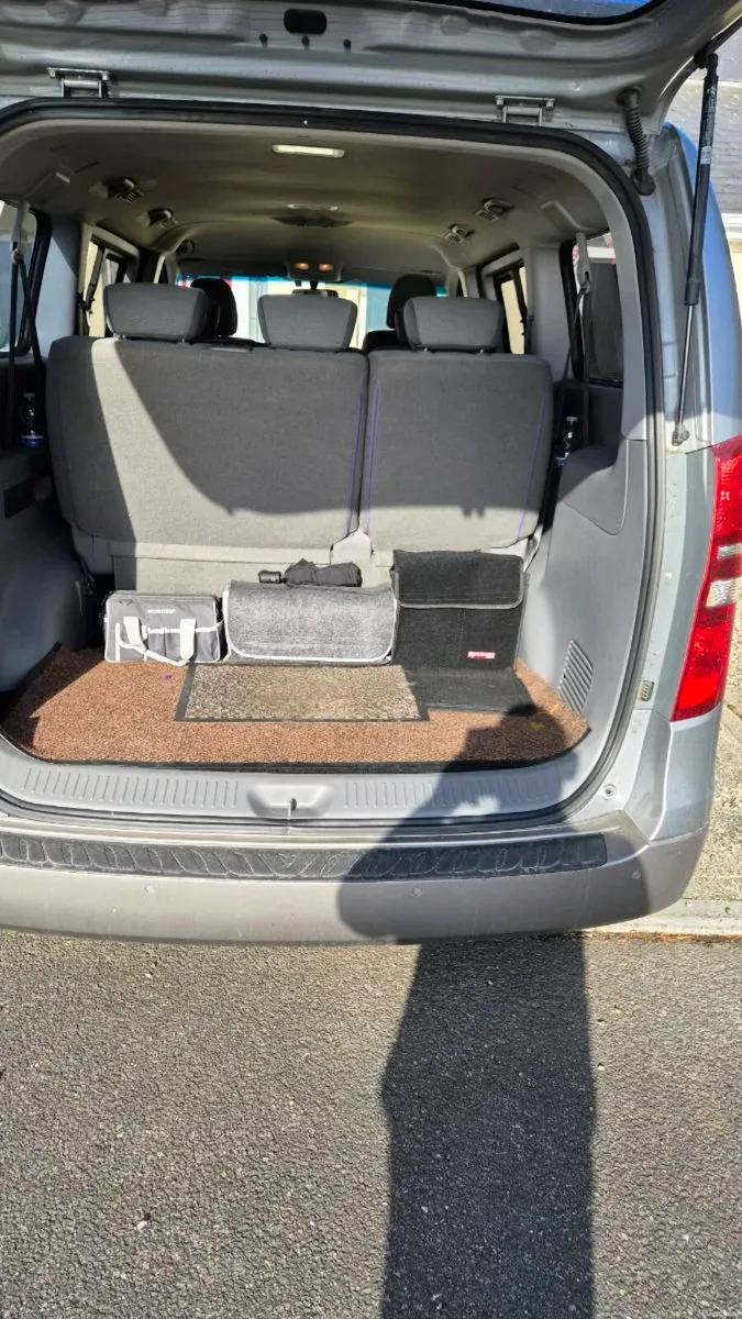 Hyundai montana 8 seater - Image 5