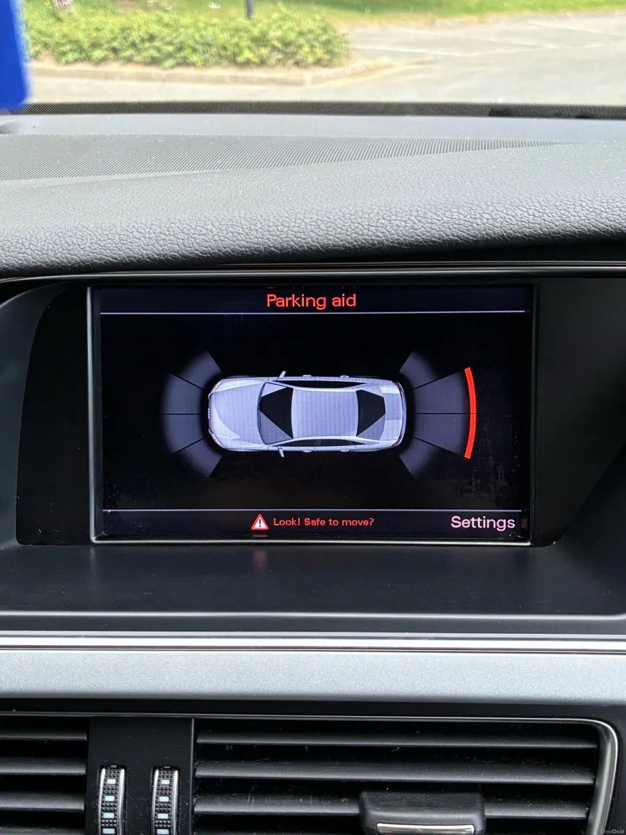 Audi A4 2015 - Image 6