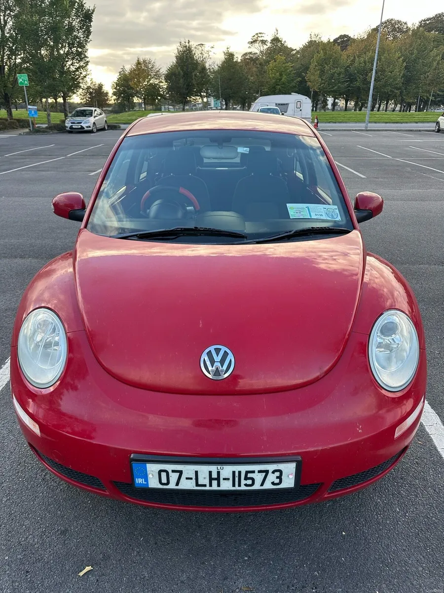 Volkswagen Beetle Red 2007 - Image 1
