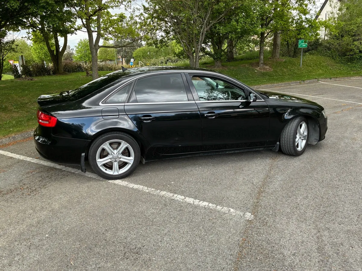Audi A4 2015 - Image 2