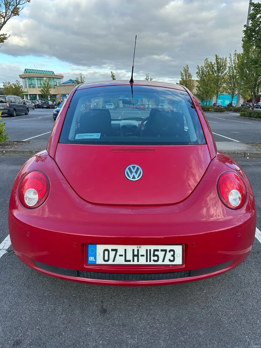 Volkswagen Beetle Red 2007 - Image 2