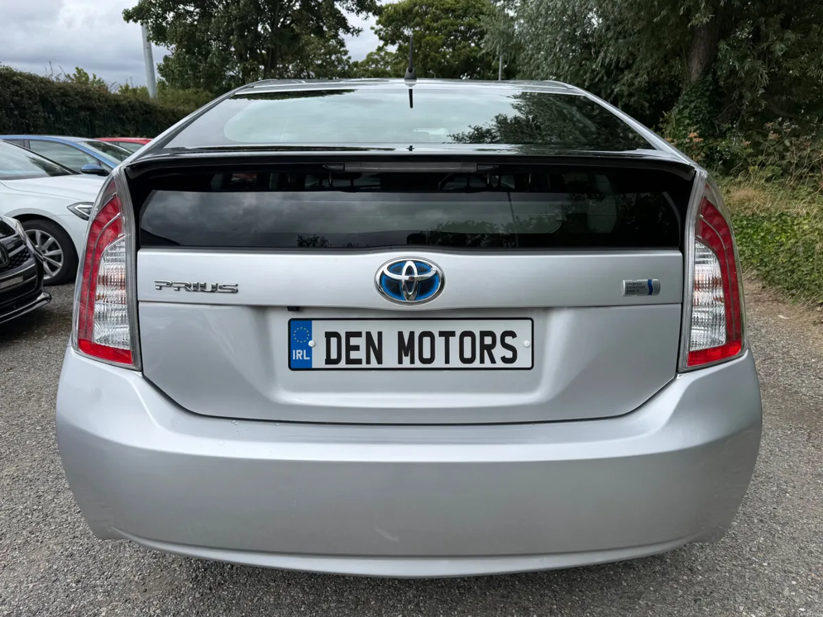 Toyota Prius - Image 6