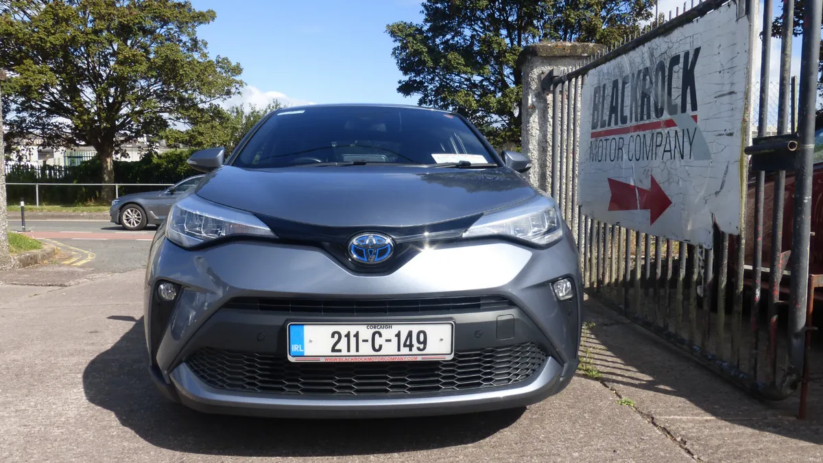 Toyota C-HR 2021 - Image 2